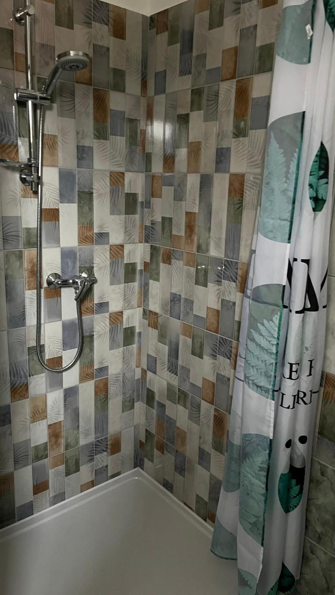 Boezsi Apartman Sarvar Exterior foto